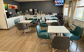 Quality Inn & Suites Eau Claire University Area